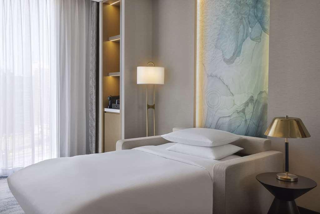 Embassy Suites By Hilton Dubai Business Bay חדר תמונה