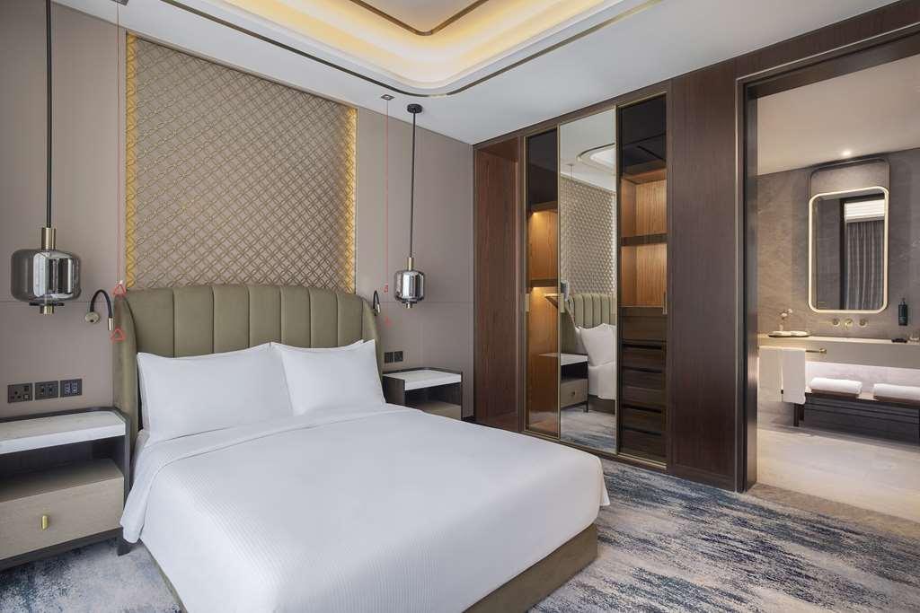 Embassy Suites By Hilton Dubai Business Bay חדר תמונה