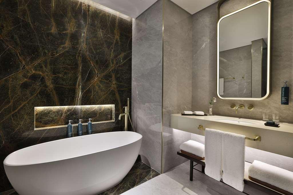 Embassy Suites By Hilton Dubai Business Bay חדר תמונה
