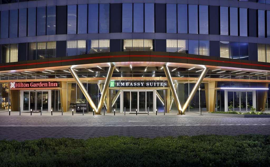 Embassy Suites By Hilton Dubai Business Bay מראה חיצוני תמונה