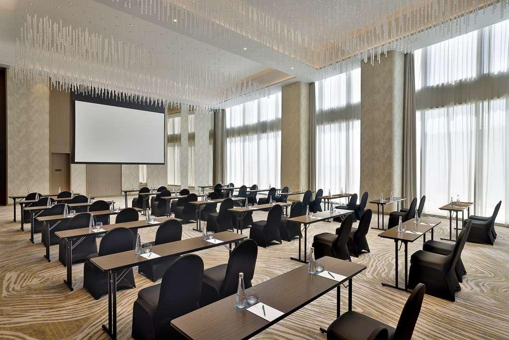Embassy Suites By Hilton Dubai Business Bay מתקנים תמונה